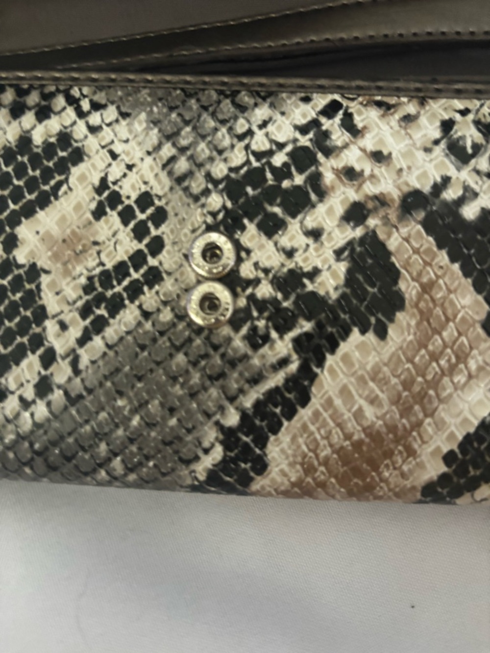 Nine West Vegan Leather Wallet Wristlet in Reptile Sz OS - Picture 4 of 7